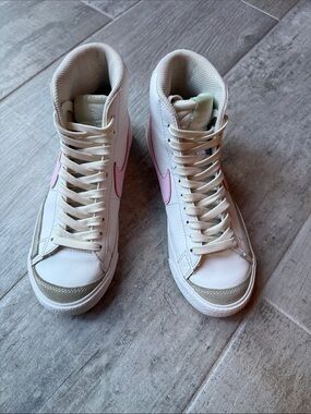 Nike Girl's White High-Top Sneakers with Pink Swoosh